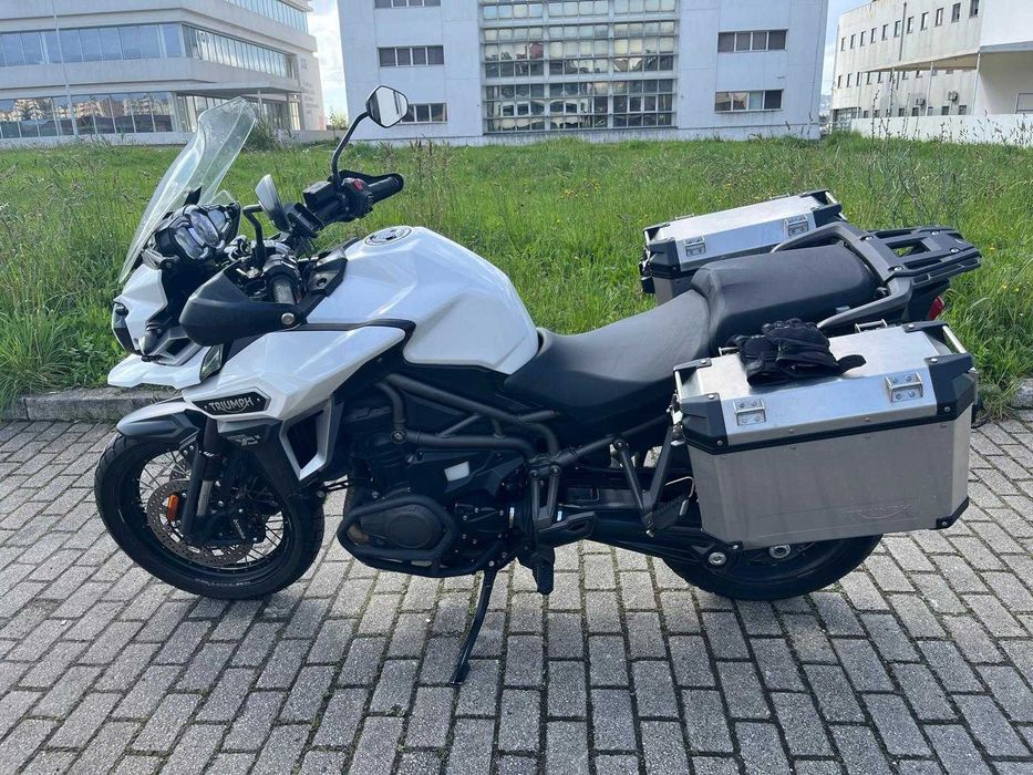 Triumph 1200 Explorer XcX Low