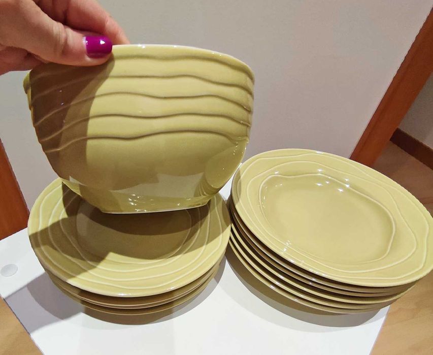 Serviço de mesa de 13 peças