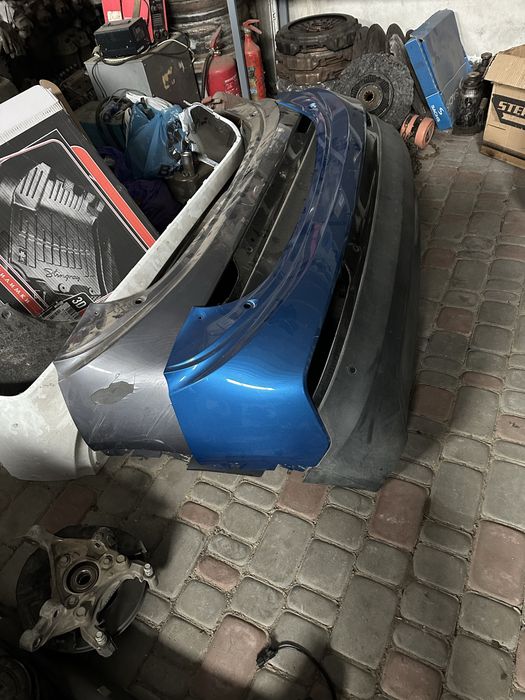 Задній бампер щевроле болт і є ще багато запчастин