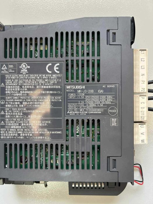 MR-J3-20B MITSUBISHI serwowzmacniacz 200W falownik serwonapęd