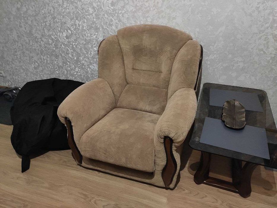 Диван кутовий +2 крісла у хорошому стані