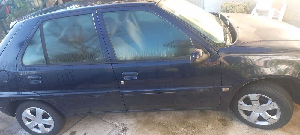 carro Citroën saxo em bom estado