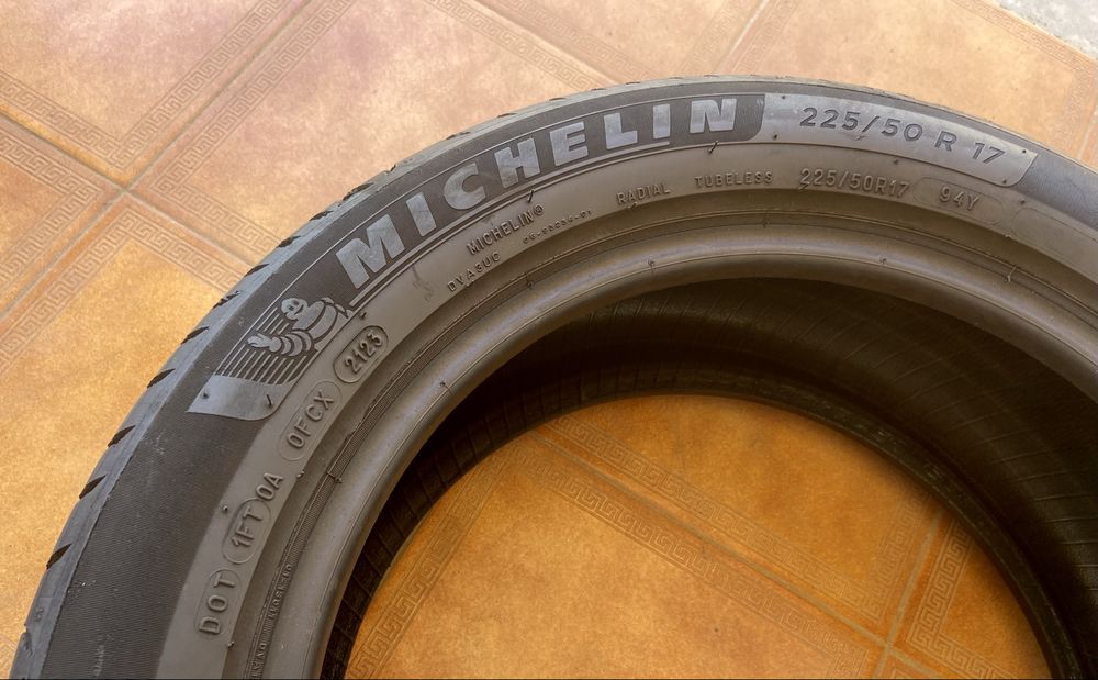 225 50 R17 - Michelin Primacy 4 c/ 70%Piso