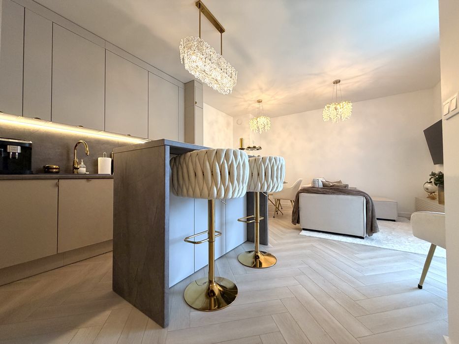 LUKSUSOWE 43 m² | BEZ PROWIZJI - 5 PIĘTRO | balkon - garaż podziemny-gotowe do zamieszkania
