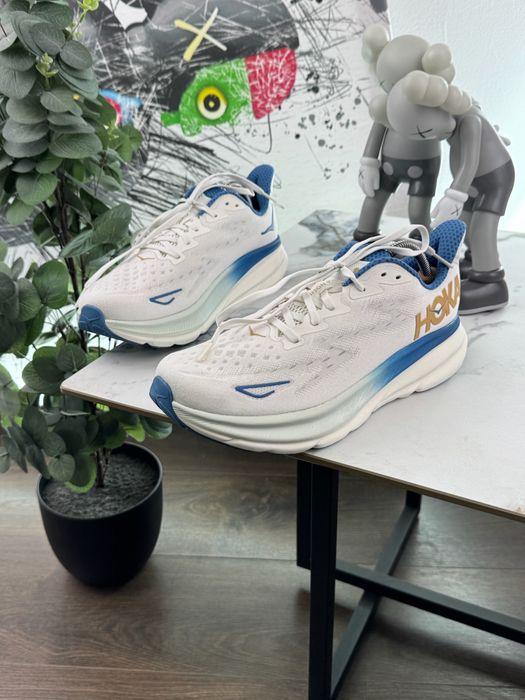 Кросівки Hoka Clifton 9 42.5 розмір Е16446