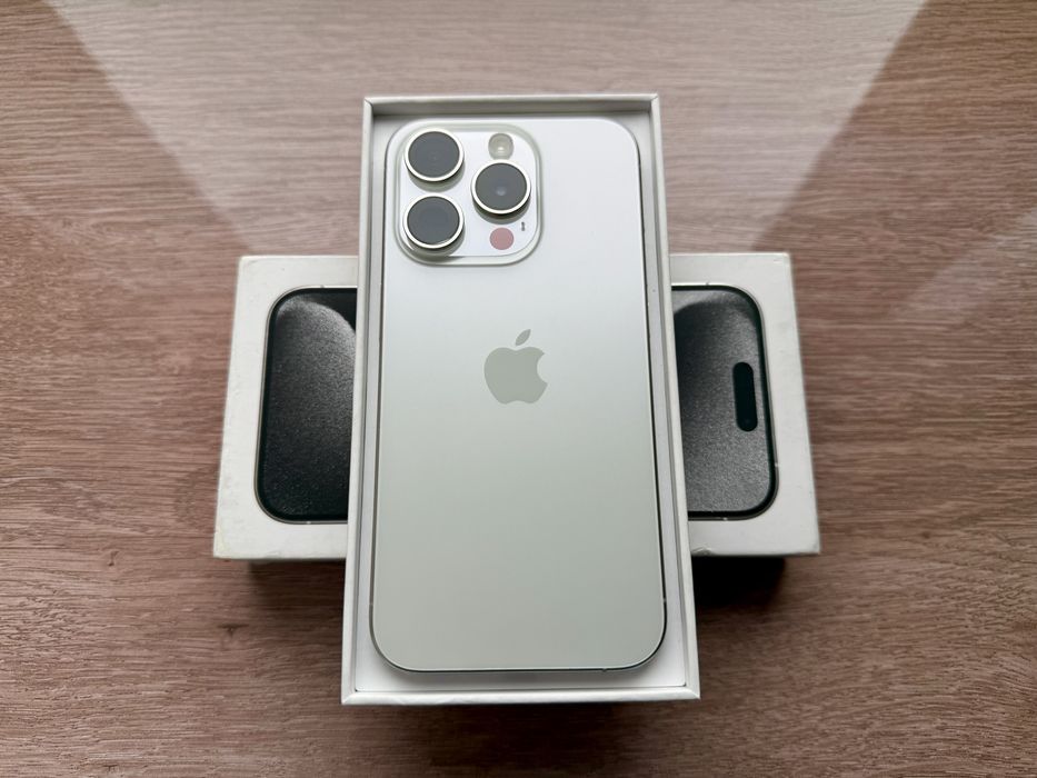 Apple Iphone 15 Pro White Titanium 256gb АКБ 90%