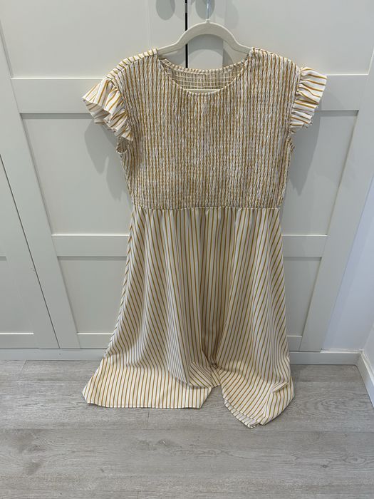 Vestido branco e amarelo  Tamanho M