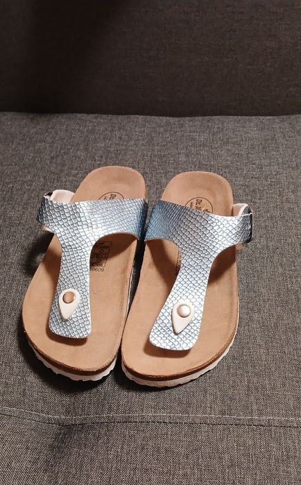 Шльопанці В'єтнамки