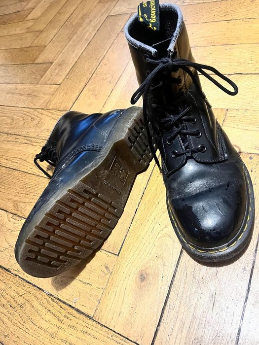 Czarne glany skórzane Dr. Martens martensy 38