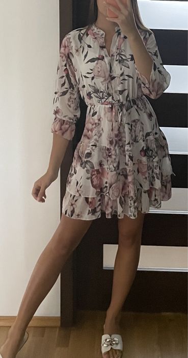 Sukienka w kwiaty