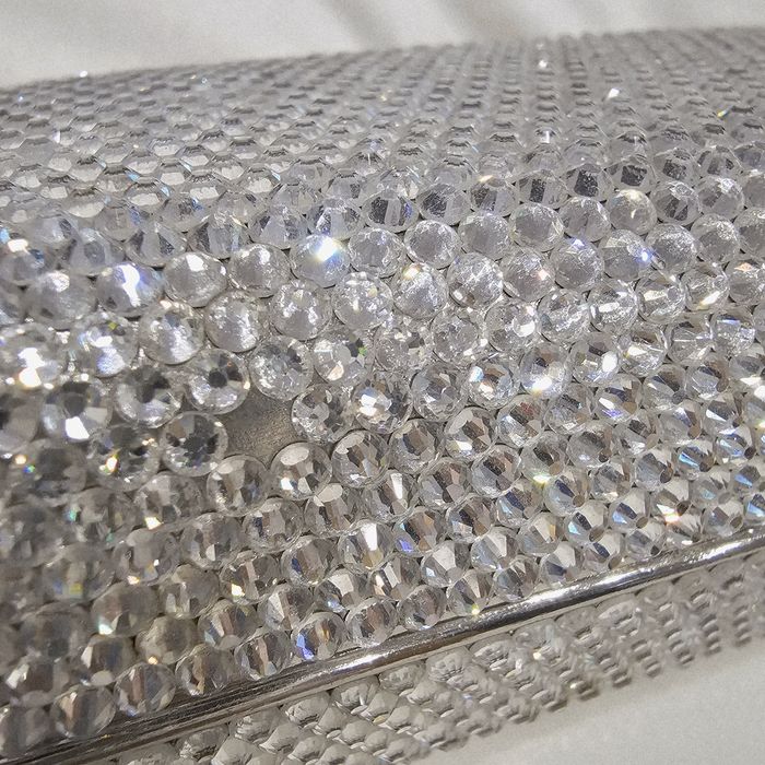 Клатч  со стразами в камнях