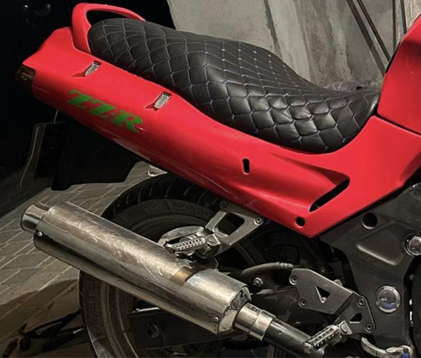 пластик kawasaki zzr 400 - Запчастини для транспорту - OLX.ua