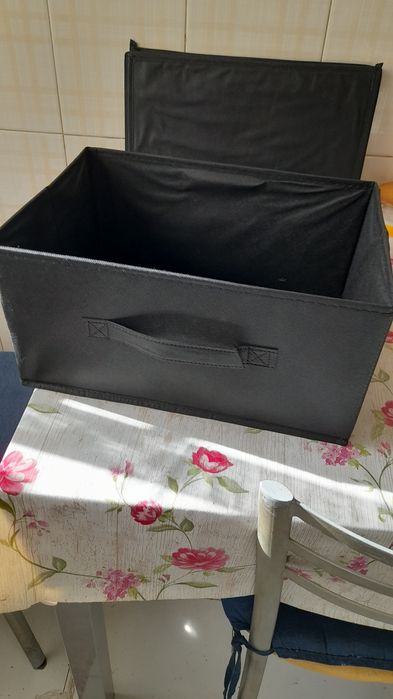 Vendo 4 caixas de arrumos 5 euros