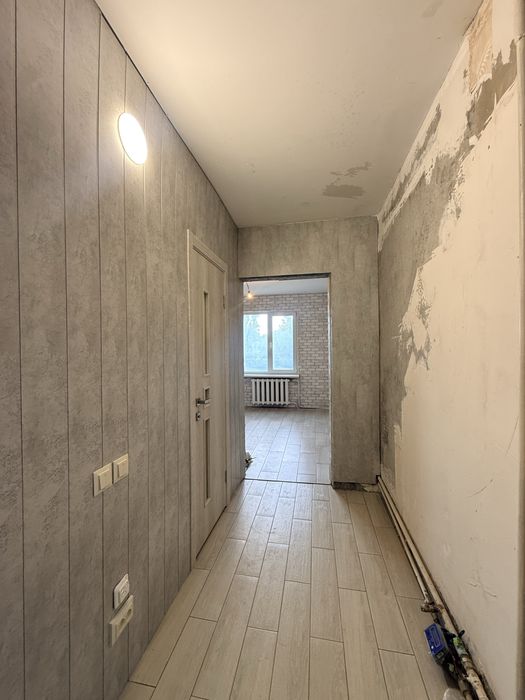 Продаж чотирьох кімнатної квартири . Ощадбанк.