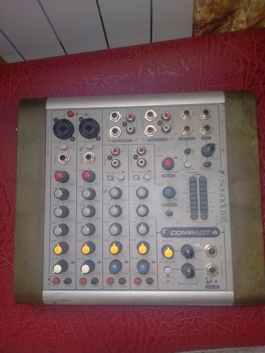 мікшер soundcraft