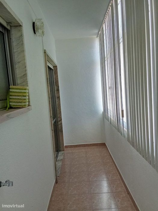 Apartamento T2 - Junto à Estação dos Foros de Amora