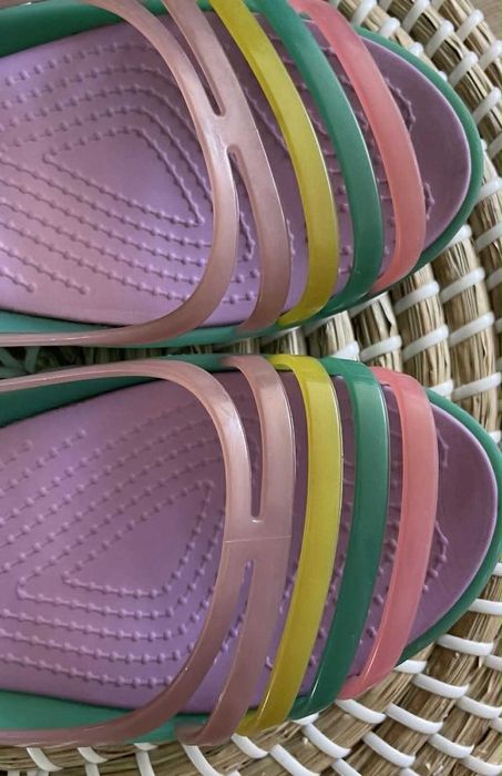 Crocs sandały Isabella Huarache Flat Iris & Green W6 36/37