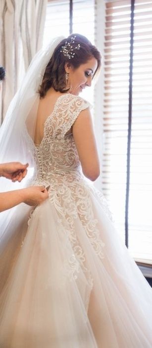 Продам весільну сукню