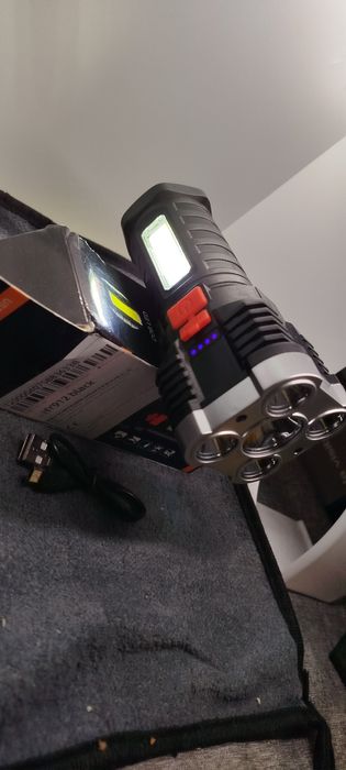 Latarka LED rechargeable USB