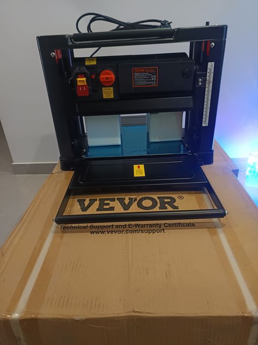 Plainadora de Bancada para Madeira