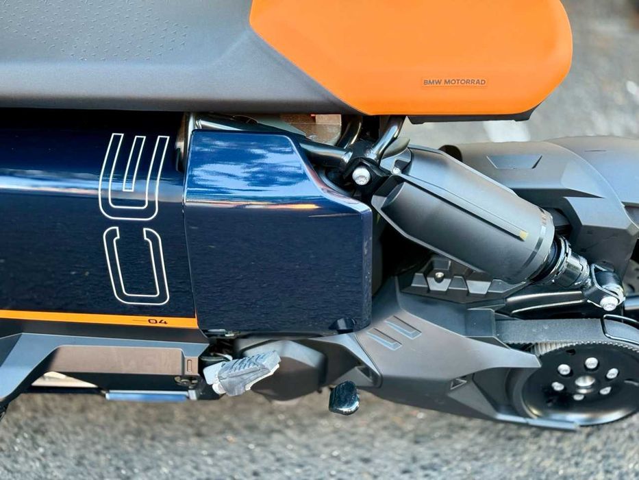 Scooter electrica BMW CE 04 — Apenas 540km