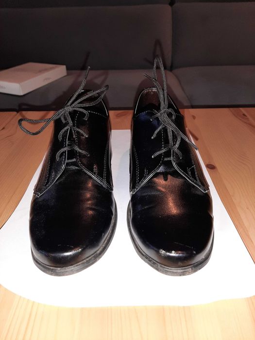 Buty komunijne chlopiece , rozm 32-34 , stan idealny