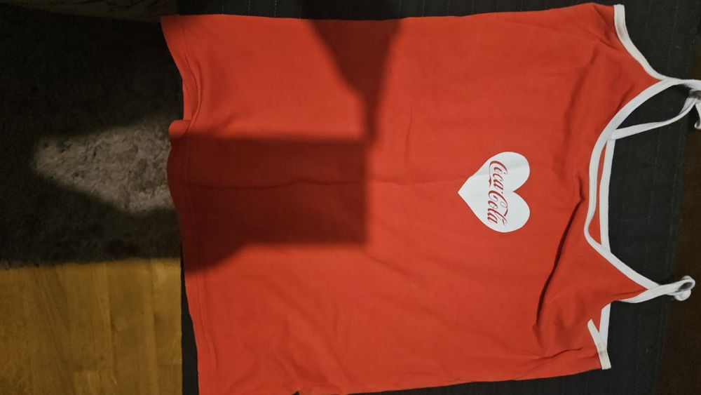 Vendo várias roupas