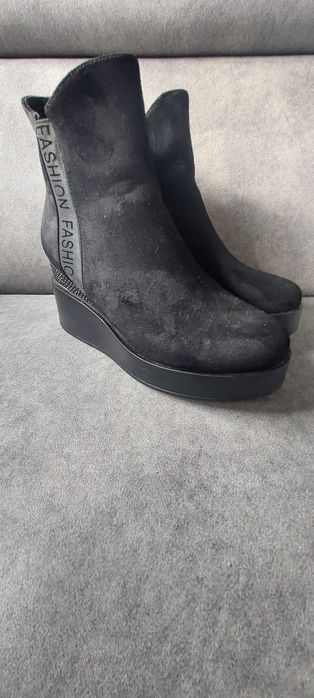 Buty Na koturnie