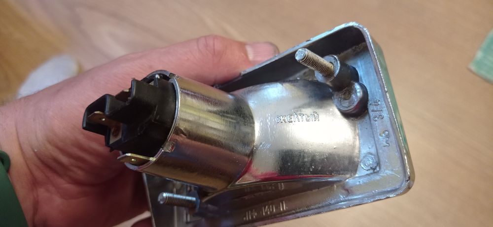 Продам новий передній габаритний фонар на ваз 2101.