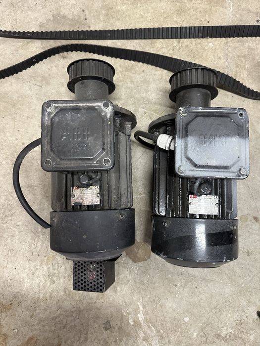 motor elétrico trifásico com Rolamento  2.0cv