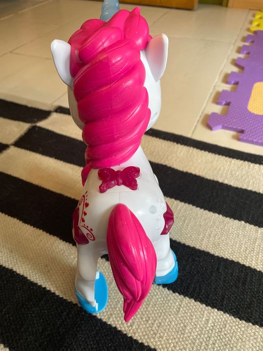 Unicórnio brinquedo com som
