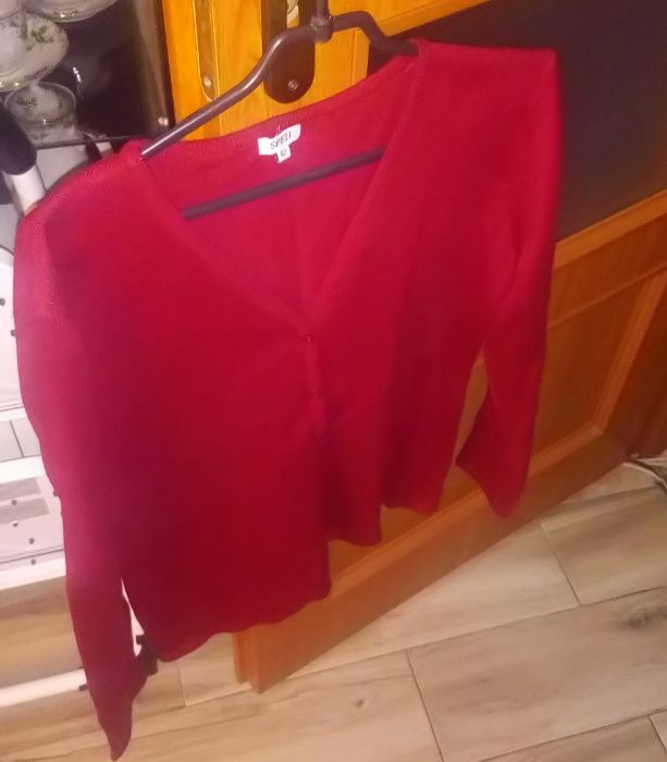 Bardzo ładny sweterek damski rozpinany na guziczki rozmiar 42