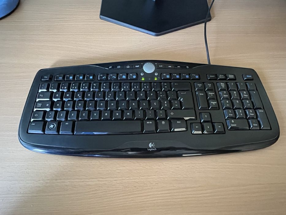 Teclado Logitech Media 600