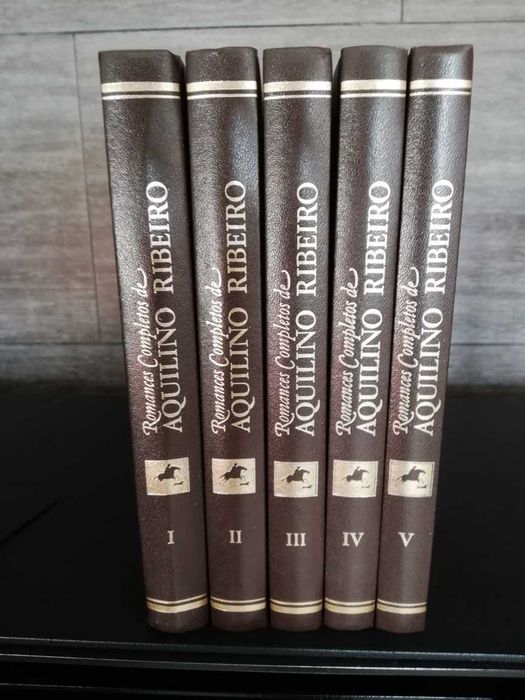 Livros de coleção Grandes Autores