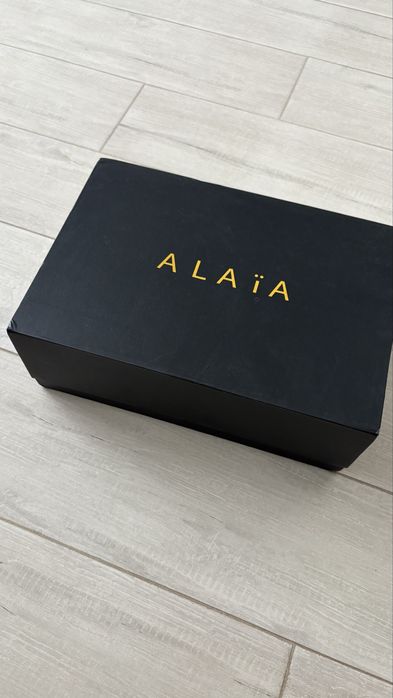 Босоніжки Alaia, в білому кольорі