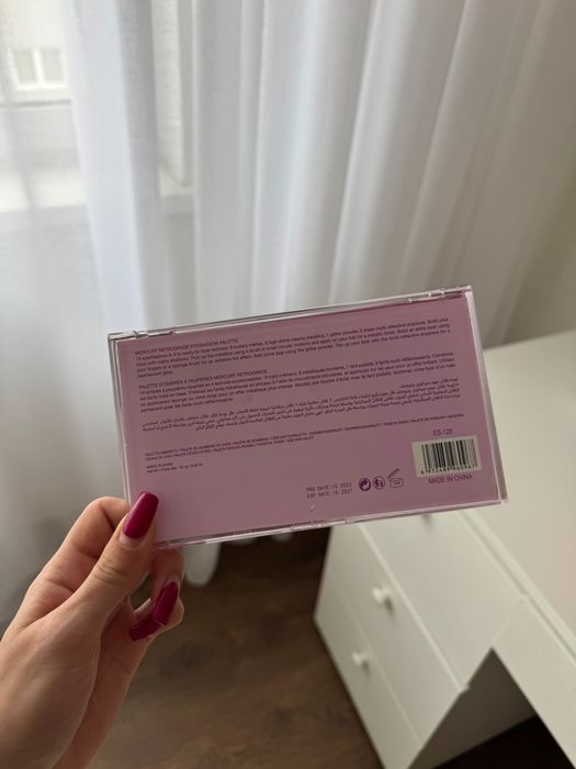 Huda beauty mercury retrograde eyeshadow palette палетка тіней