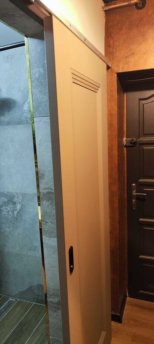 Skrzydło przesuwne do systemu naściennego MODO, drzwi