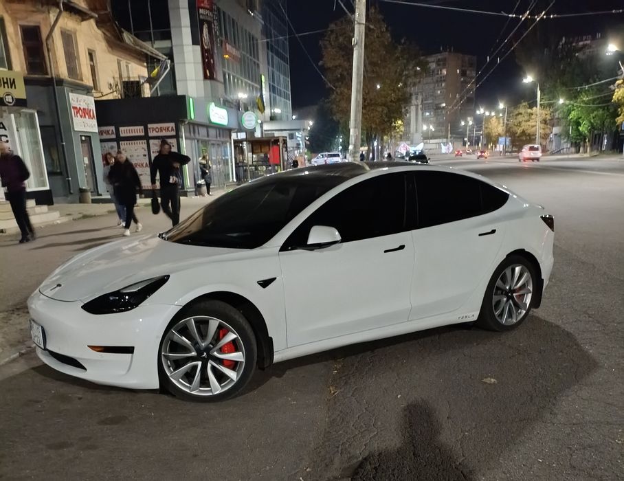 Tesla Model 3 Performance