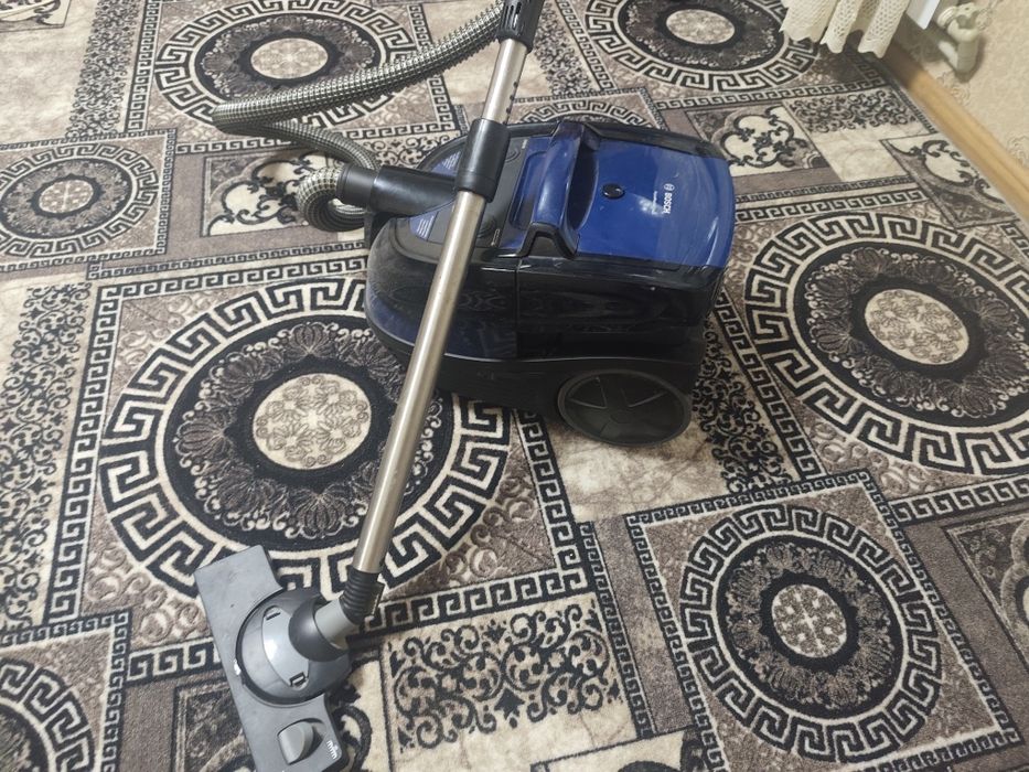 Пилосос Bosch Wet&dry BWD41700