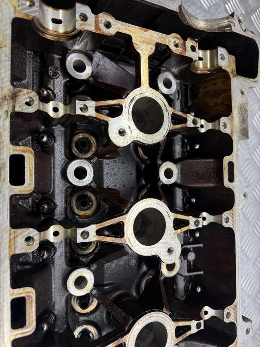 Головка ГБЦ на запчасти opel astra vectra zafira 2.2  z22se 24462304