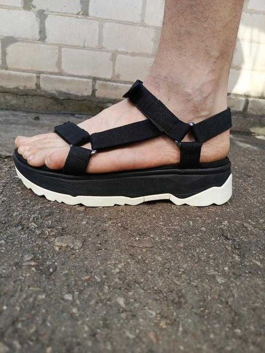 Продам оригинальные сандалии Teva, стелька 27 см. Состояние идеальное