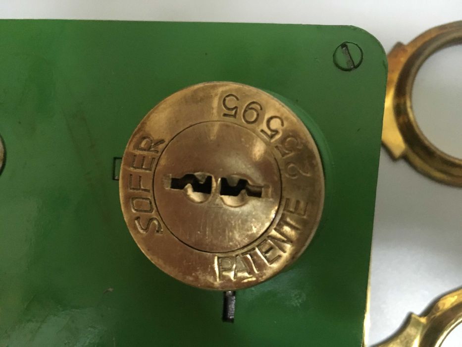 Fechadura de armilhar / embutir Sofer ref. 895