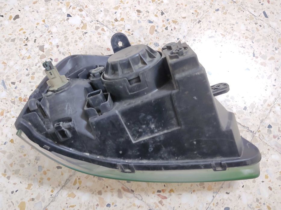Farol Esquerdo Kia Rio 2006