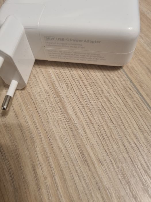 Macbook Pro Space Gray i9 32gb Radeon 5300M 4gb