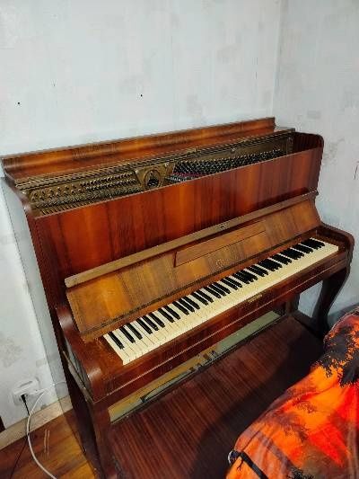 Піаніно фортепіано Calisia в гарному стані