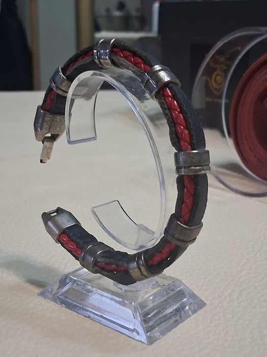 Sapato em couro + cinto + pulseira