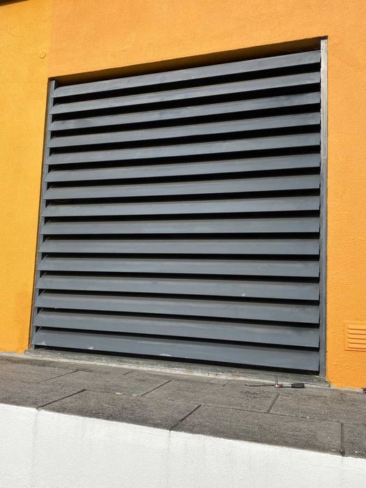 Janela em Asas Avião Aluminio RAL 7016