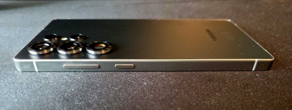 Samsung Galaxy S25 Ultra 256GB c/ garantia 3 anos