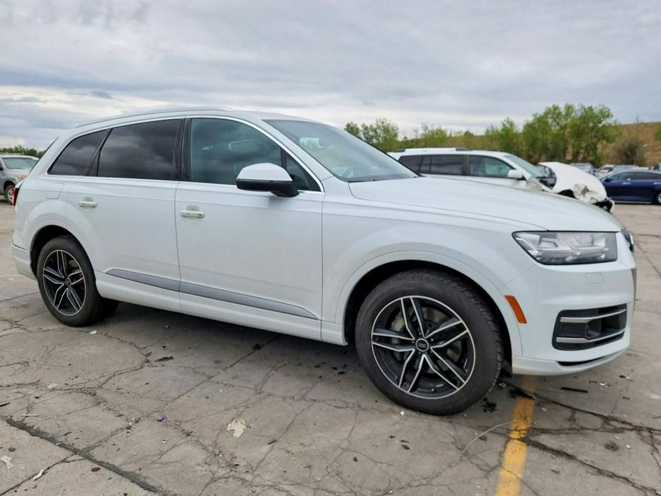Audi Q7 PRESTIGE / 3.0 V6 / niski przebieg