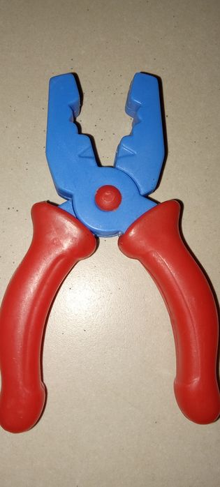 Alicate + Parafuso (de brincar) para Bebé/Criança